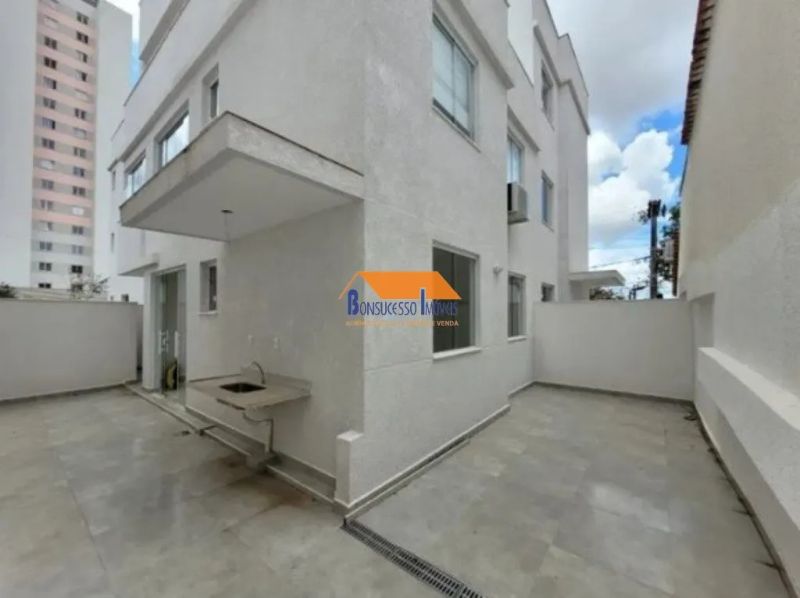 Apartamento com 2 quartos — Heliópolis, Belo Horizonte