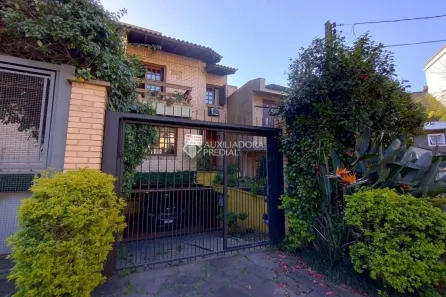 Casa com 4 Quartos para alugar, 246m² no Chácara das Pedras, Porto Alegre