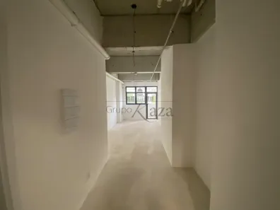 Sala Comercial para alugar, 71m² no Condomínio Royal Park, São José dos Campos
