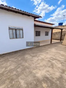 Casa com 2 Quartos à venda, 180m² no Campina Verde, Contagem