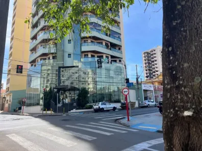 Apartamento com 3 Quartos para alugar, 228m² no Centro, São Carlos