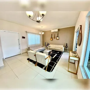 Casa de Condomínio com 3 Quartos à venda, 300m² no Piracangaguá, Taubaté