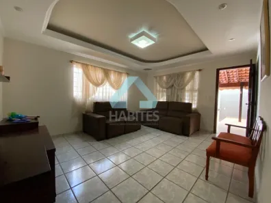 Casa com 3 Quartos à venda, 180m² no Vila Cidade Jardim, Botucatu