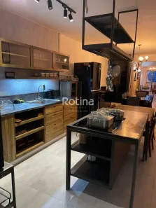Apartamento com 4 Quartos à venda, 192m² no Fundinho, Uberlândia