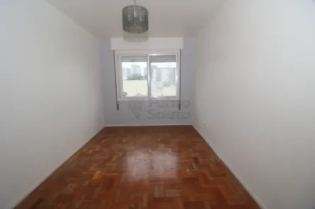 Apartamento com 2 Quartos para alugar, 90m² no Centro, Pelotas