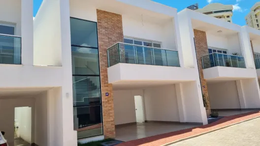 Sobrado com 3 Quartos à venda, 154m² no Jardim Vitória, Goiânia