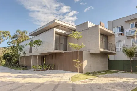 Casa com 4 Quartos à venda, 455m² no Praia do Estaleiro, Balneário Camboriú