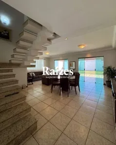 Casa com 3 Quartos à venda, 238m² no Jardim Karaíba, Uberlândia
