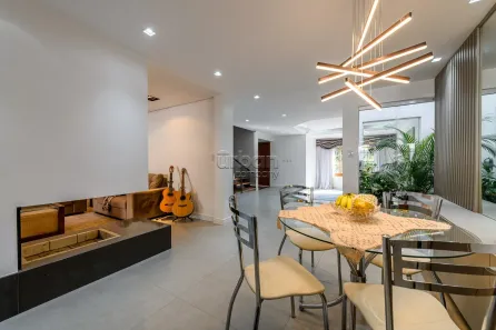 Casa com 4 Quartos à venda, 310m² no Chácara das Pedras, Porto Alegre