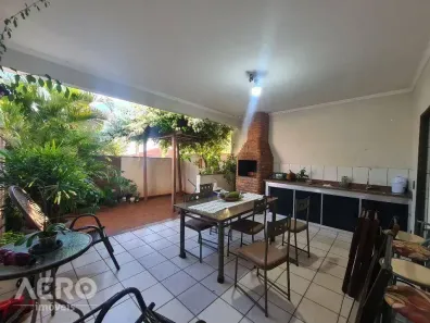 Casa com 3 Quartos à venda, 231m² no Vila Gimenes, Bauru