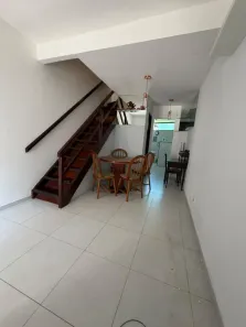 Casa de Condomínio com 2 Quartos para alugar, 60m² no Palmeiras, Cabo Frio