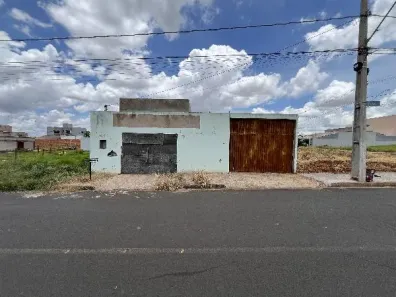 Casa com 1 Quarto à venda, 120m² no Laranjeiras, Uberlândia