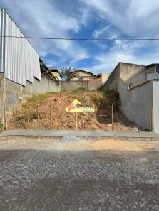 Lote/Terreno à venda, 300m² no Cidade Jardim, Divinópolis