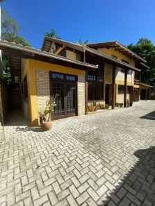Casa com 4 Quartos à venda, 236m² no Glória, Joinville