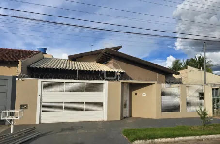 Casa com 3 Quartos à venda, 218m² no Vila Belo Horizonte, Campo Grande