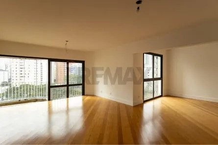Apartamento com 3 Quartos para alugar, 177m² no Moema, São Paulo