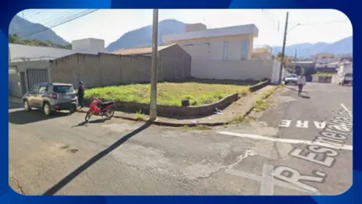 Lote/Terreno com 1 Quarto à venda, 90m² no Centro, Andradas