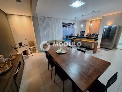Casa de Condomínio com 3 Quartos para alugar, 300m² no Santa Luzia, Uberlândia
