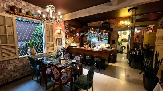 Ponto Comercial com 3 Quartos à venda, 135m² no Santa Tereza, Belo Horizonte