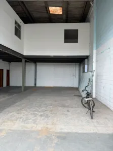 Galpão/Depósito/Armazém para alugar, 214m² no Cassange, Salvador