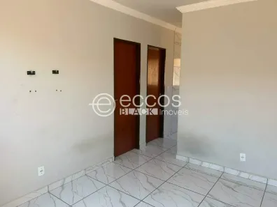Casa com 2 Quartos à venda, 80m² no Jardim Copacabana, Uberaba