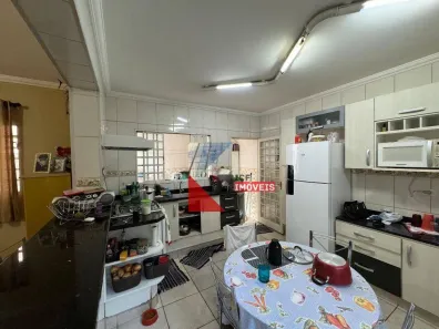 Casa com 3 Quartos à venda, 150m² no Jardim dos Lírios, Americana