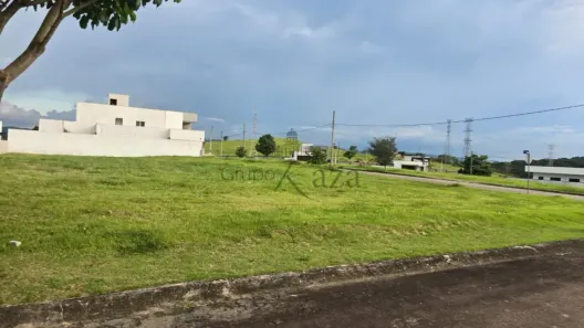 Lote/Terreno à venda, 377m² no Condomínio Bellavittá, Caçapava