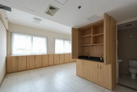 Sala Comercial à venda, 28m² no Liberdade, São Paulo