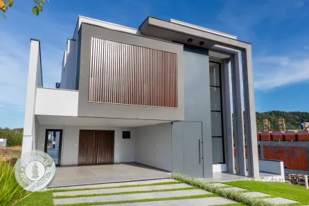 Casa com 4 Quartos à venda, 333m² no Ponta Aguda, Blumenau