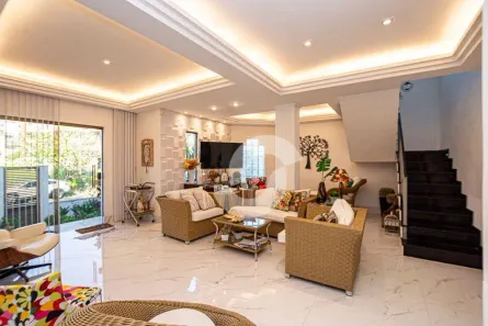 Casa com 3 Quartos à venda, 330m² no Camboinhas, Niterói