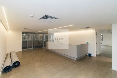 Sala Comercial para alugar, 960m² no Navegantes, Porto Alegre