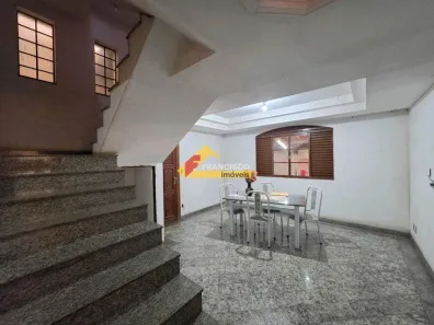 Casa com 7 Quartos à venda, 216m² no São José, Divinópolis