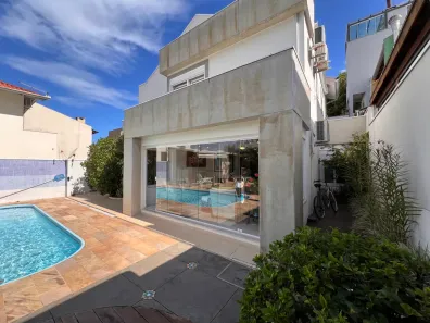 Casa com 4 Quartos à venda, 265m² no Praia dos Amores, Balneário Camboriú