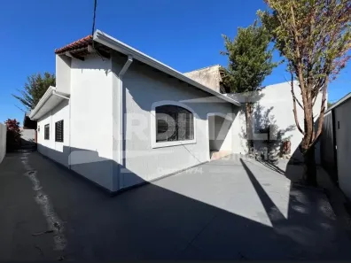 Casa com 2 Quartos à venda, 126m² no Jardim América (Vila Xavier), Araraquara