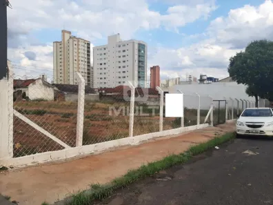 Lote/Terreno com 1 Quarto à venda, 1480m² no Osvaldo Rezende, Uberlândia