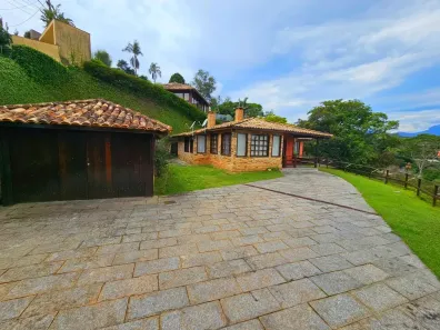 Casa de Condomínio com 3 Quartos à venda, 220m² no Itaipava, Petrópolis