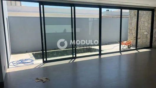 Casa de Condomínio com 3 Quartos à venda, 212m² no Laranjeiras, Uberlândia