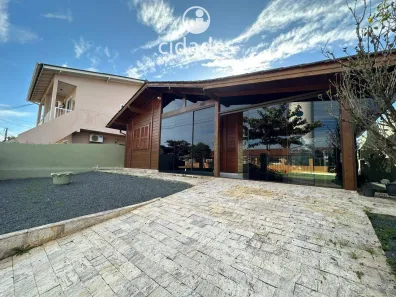 Casa com 2 Quartos para alugar, 70m² no Carianos, Florianópolis