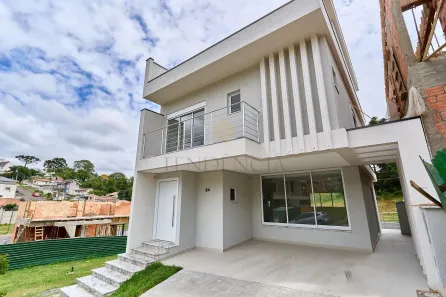 Casa com 3 Quartos à venda, 213m² no Pilarzinho, Curitiba