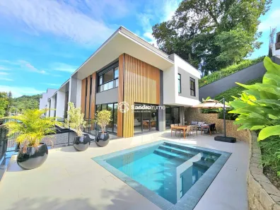 Sobrado com 3 Quartos à venda, 308m² no América, Joinville