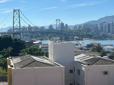 Casa com 4 Quartos à venda, 380m² no Estreito, Florianópolis