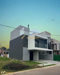 Sobrado com 3 Quartos à venda, 230m² no Santa Cândida, Curitiba