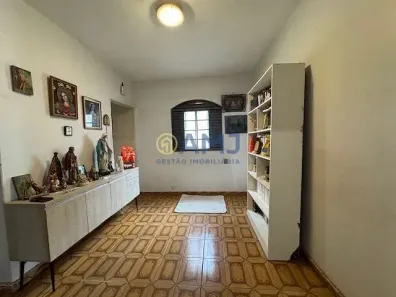 Casa com 3 Quartos à venda, 182m² no Jardim América, Goiânia