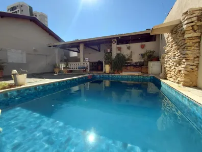 Casa com 3 Quartos para alugar, 250m² no Vila Monteiro (Gleba I), São Carlos