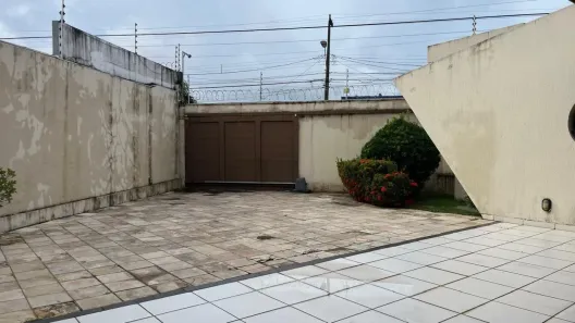 Casa com 4 Quartos à venda, 51704m² no Candelária, Natal