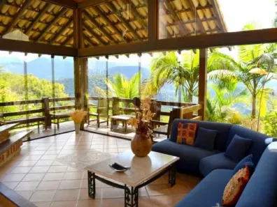Casa com 4 Quartos à venda, 2400m² no Bonsucesso, Petrópolis
