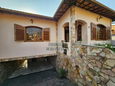 Casa com 3 Quartos à venda, 256m² no Santa Amélia, Belo Horizonte