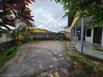 Casa com 4 Quartos à venda, 375m² no Candelária, Natal