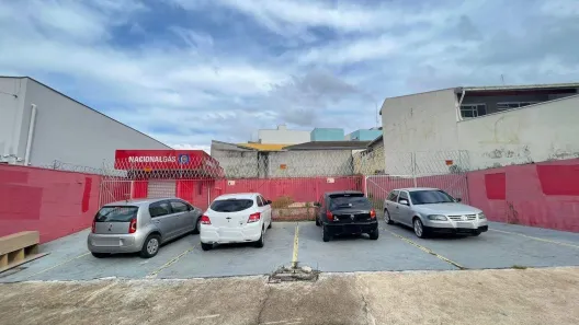 para alugar, 550m² no Jardim Pacaembu, Jundiaí