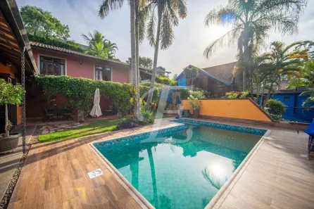 Casa de Condomínio com 4 Quartos à venda, 303m² no Jardim Indaiá, Embu das Artes